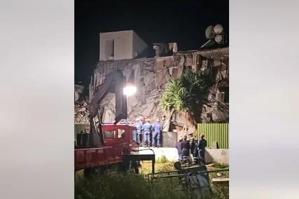 (VIDEO) Spasioci izvlače tijela iz ruševina: Urušila se STAMBENA ZGRADA, ima mrtvih