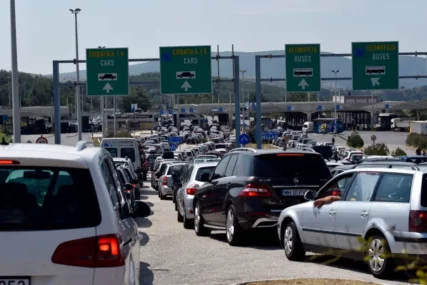 GUŽVE KA GRČKOJ VEČERAS, SUTRA JOŠ GORE Evo šta je razlog i kada treba izbjegavati put u omiljena ljetovališta Srba