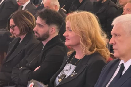 Ovo je sestra Duška Vujoševića: Na komemoraciju obukla majicu sa njegovim likom
