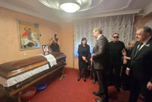 vučić na sahrani majke milorada dodika