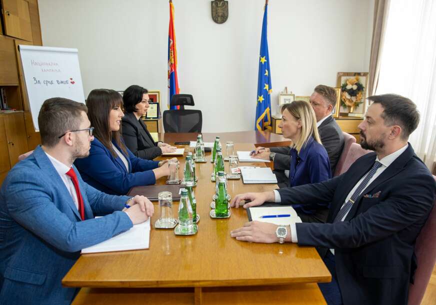 (FOTO) Sastanak Vekić i Macure: Jačanje saradnje Republike Srpske i Srbije u oblasti RAVNOPRAVNOSTI polova i osnaživanja žena