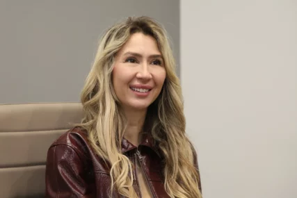 (FOTO) "Dritane, a iznad čega si ti to Dritane" Mirjana Pajković poručuje da je i u Abazovićevoj vladi bilo nestašnih