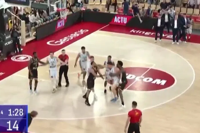 (VIDEO) Veliki haos u Kneževini: Žestoka tuča na utakmici Monaka