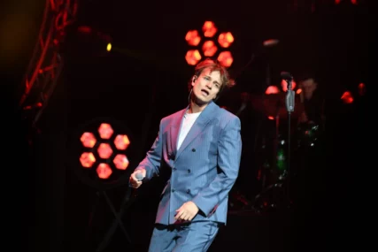 "Mladost bira budućnost, BIRA ONO BOLJE" Jakov Jozinović održao 4. koncert u Beogradu, a u Banjaluku stiže u avgusta