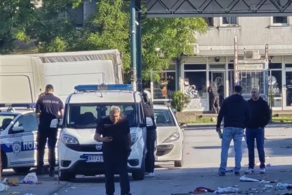 (VIDEO) Dijete odmah PREVEZENO U BOLNICU: Dječak (13) povrijeđen nakon što se u smeću aktivirala eksplozija