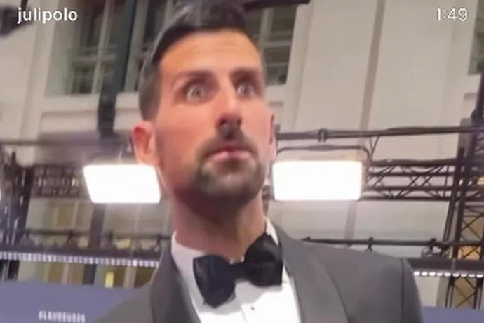 (VIDEO) "Ti si onaj što me rasplakao?" Đoković prepoznao krivca za buru emocija, ponovo je nastao snimak za istoriju