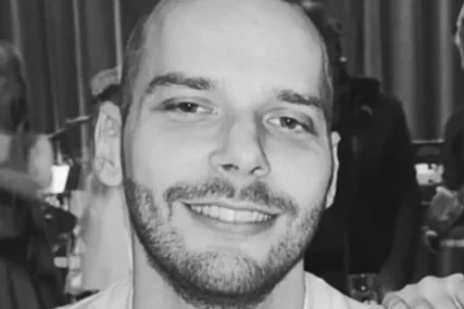 (FOTO,VIDEO) Prijatelji se opraštaju od njega potresnim riječima: Ovo je mladić (28) KOJI JE UMRO nakon što je na njega pao semafor