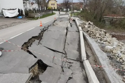 Vozači budite na oprezu: Odron uništio dio puta ka Mrakovici, saobraćaj otežan