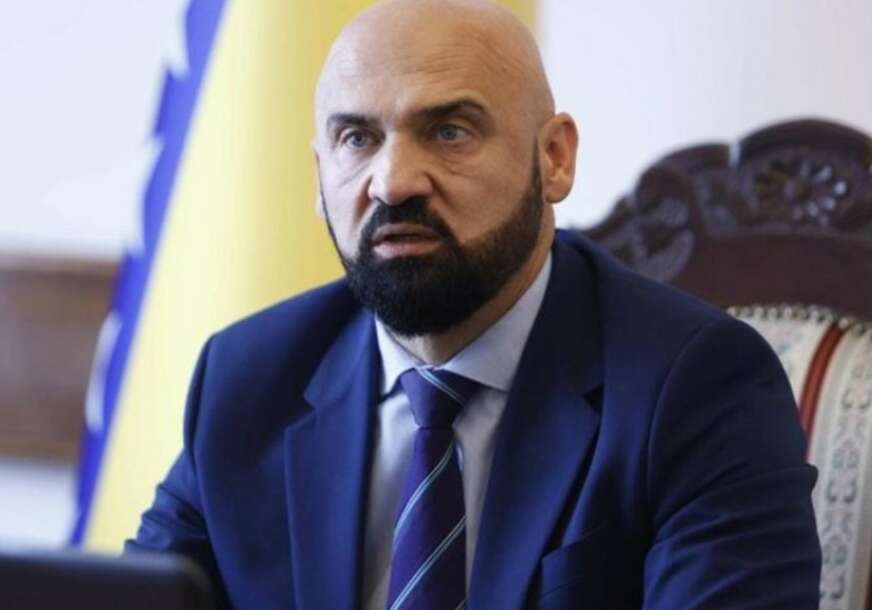 "Nemam oraha u džepu" Prvo oglašavanje Rame Isaka nakon PRETRESA njegove kancelarije