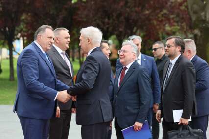 Milorad Dodik, Savo Minić, ruska delegacija