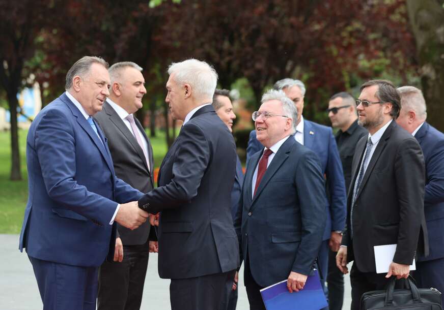 Milorad Dodik, Savo Minić, ruska delegacija