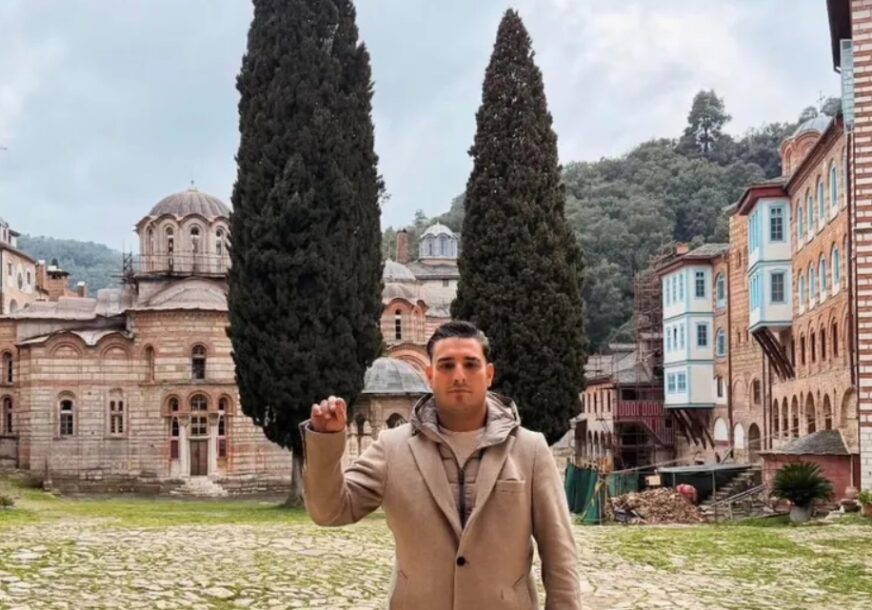 Darko Lazić utjehu pronašao u vjeri: Pjevač nakon smrti brata otišao na Hilandar, prolazi kroz veliku bol