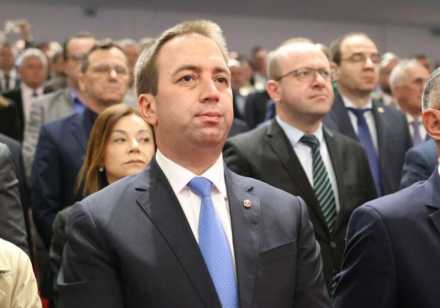 (FOTO) "Oslonac stabilnosti i jedan od temelja državnosti" Ministar Selak poslao snažnu poruku povodom Dana policije Republike Srpske