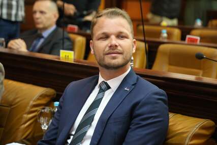 „Izvinite, neću to“ Grmuša pitala zašto nije osnovano preduzeće za naplatu parkinga, ovo je Stanivukovićevo objašnjenje