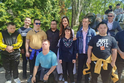 (FOTO) "Sve smo bliži realizaciji konferencije" Tamara Vučić sa mladima sa Daunovim sindromom iz Banjaluke obišla beogradski Zoološki vrt