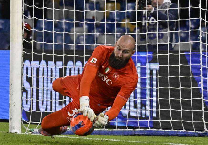 (VIDEO) Mat u tri poteza: Vanja Milinković-Savić primio gol poslije 33 sekunde