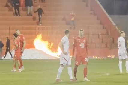 (VIDEO) Vatrogasci gasili požar na stadionu "Rođeni": Selektor Barbarez došao na mostarski derbi, on prekinut