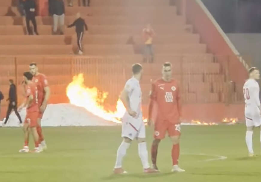 (VIDEO) Vatrogasci gasili požar na stadionu "Rođeni": Selektor Barbarez došao na mostarski derbi, on prekinut