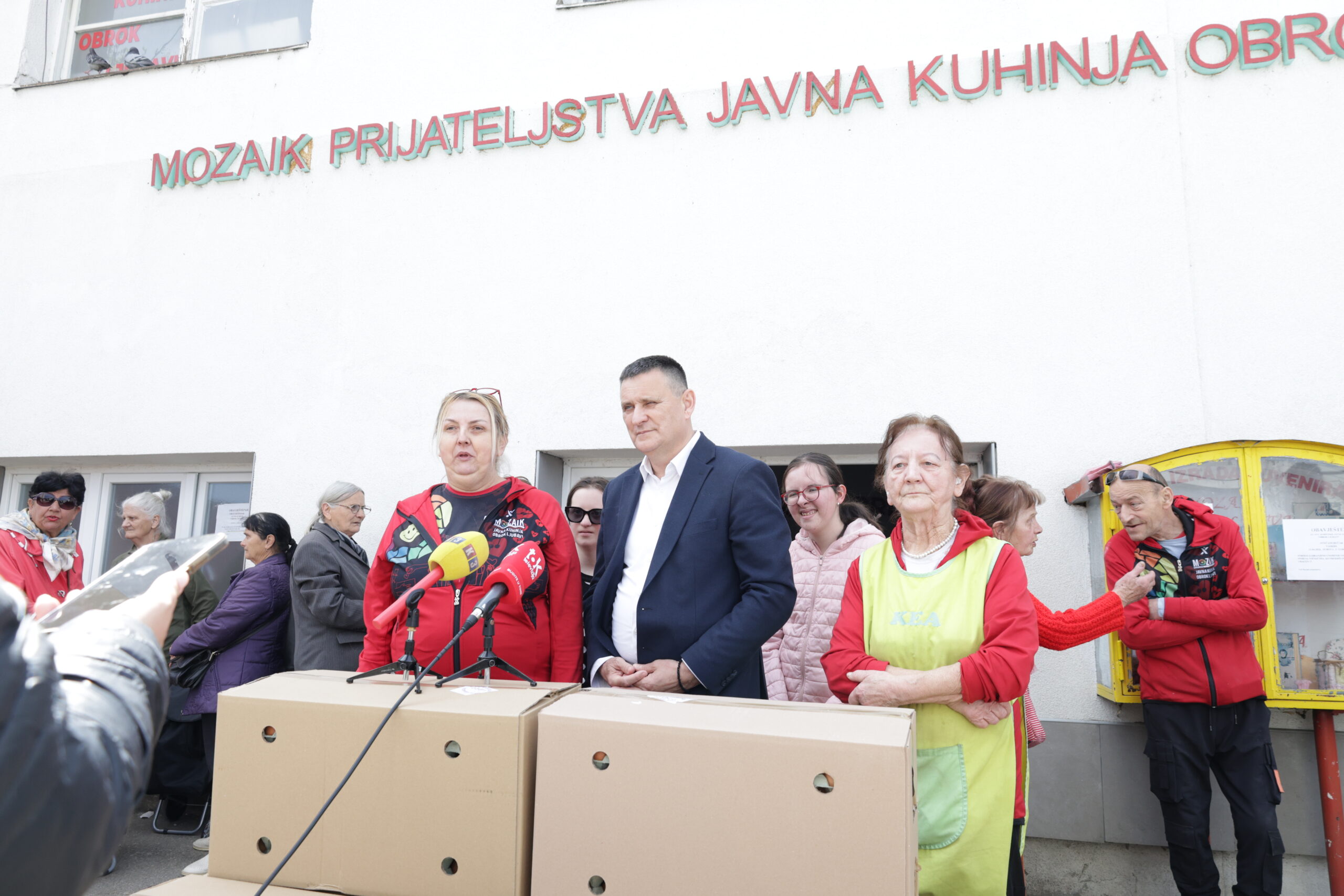 Vlado Đajić donirao 10.000 vaskršnjih jaja “Mozaiku prijateljstva”