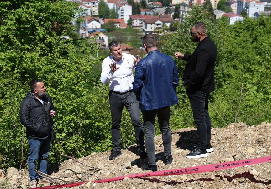 Mlađen Vukelić, oduzimanje zemljišta