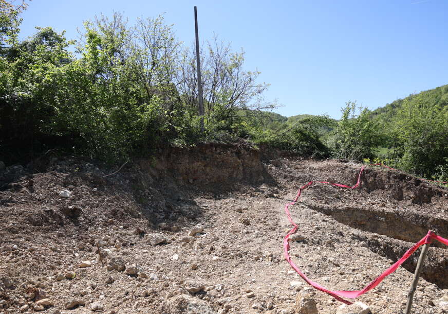 Mlađen Vukelić, oduzimanje zemljišta