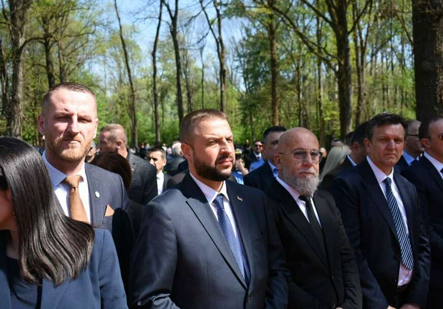 "Veliko stradanje, VJEČNA OPOMENA" Delegacija SDS na obilježavanju Dana sjećanja na žrtve genocida nad Srbima, Jevrejima i Romima u NDH
