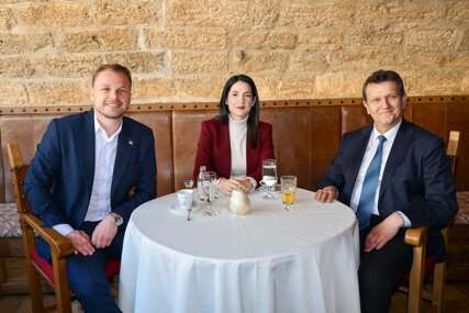 Opozicija razgovara u Banjaluci: Blanuša, Stanivuković i Trivićeva za istim stolom