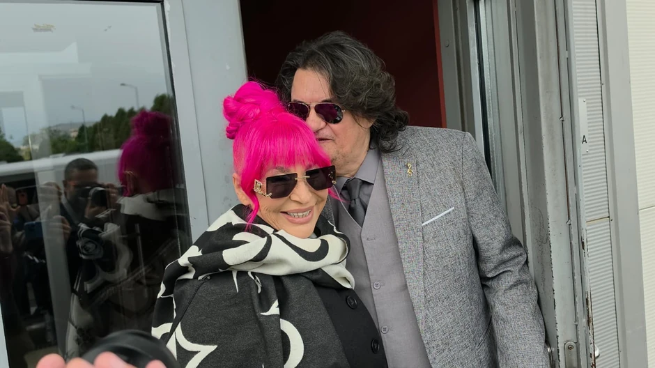 Zorica Brunclik stigla na snimanja, zet joj pomaže da izađe iz kombija