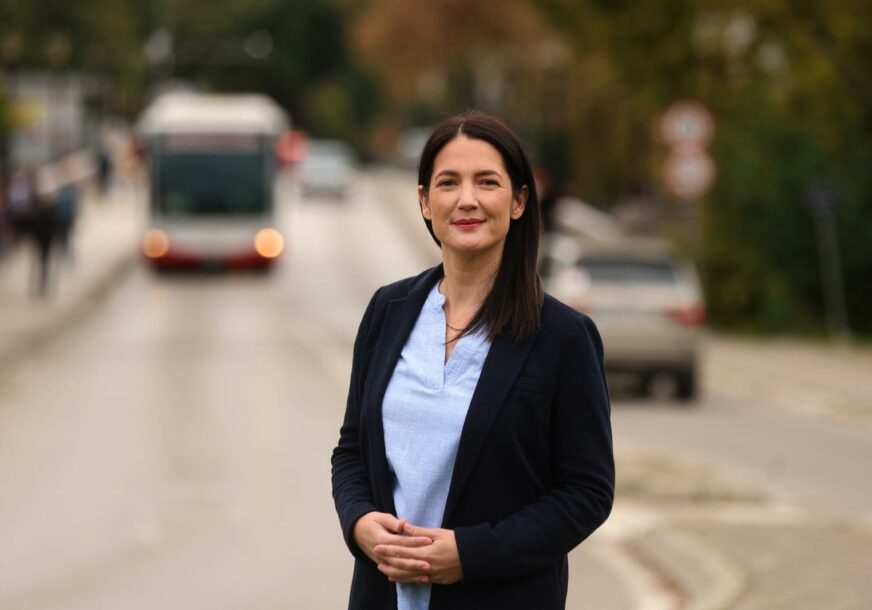 (FOTO) “Vijekovima zajedno pjevamo i plačemo” Trivićeva poslala SNAŽNU PORUKU povodom Dana Roma