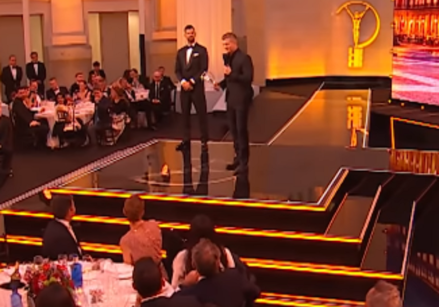 (VIDEO) "Toliko mu se divim" Legendarni fudbaler nije štedio riječi za Đokovića