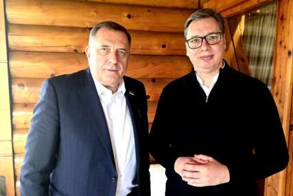 (FOTO) Sastali se Dodik i Vučić: Evo o čemu su razgovarala dvojica lidera