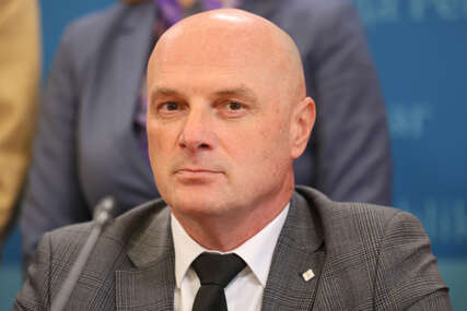 GUBITNIK DANA Miodrag Bajić 