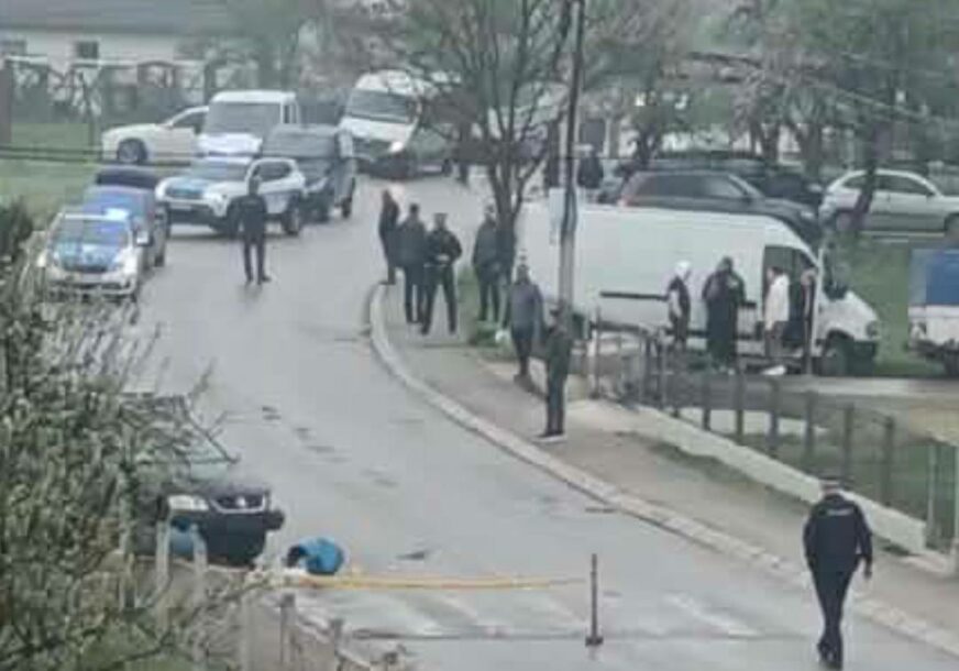 (FOTO) Detalji tragedije u Kotor Varošu: Ženu usmrtio auto NA TROTOARU, za volanom bila djevojka (21)