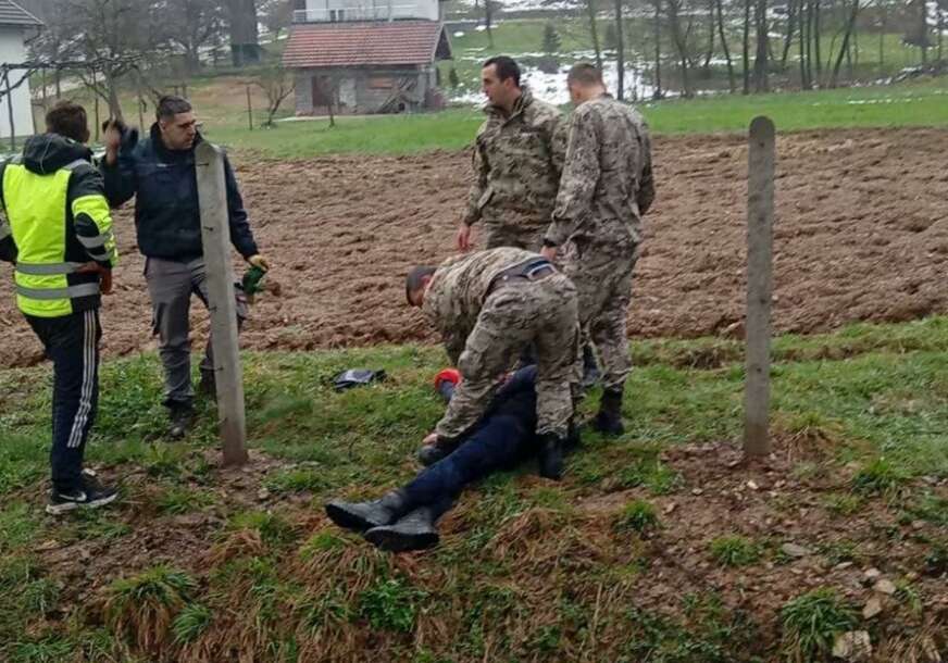Heroji u uniformama: Pripadnici OS BiH izvukli muškarca iz smrskanog automobila i spasili mu život