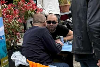 (VIDEO, FOTO) Njih niko nije očekivao na istom mjestu: Rasta bez kose sa poznatim glumcem, reper se krio od znatiželjnih pogleda