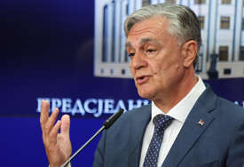 Obavio građansku dužnost: Predsjednik Siniša Karan glasao u Banjaluci