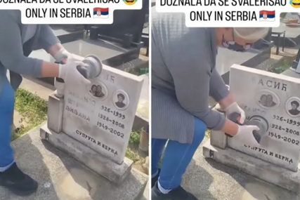 (VIDEO) Žena briše ime muža sa spomenika jer je prevario?  Hit snimak se proširio internetom, evo šta stoji iza toga
