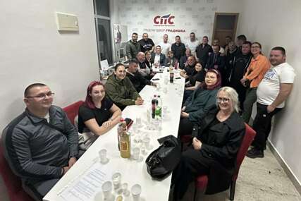 (FOTO) SPS Gradiška održao sastanak: Lični interes ne može biti iznad partije i naroda