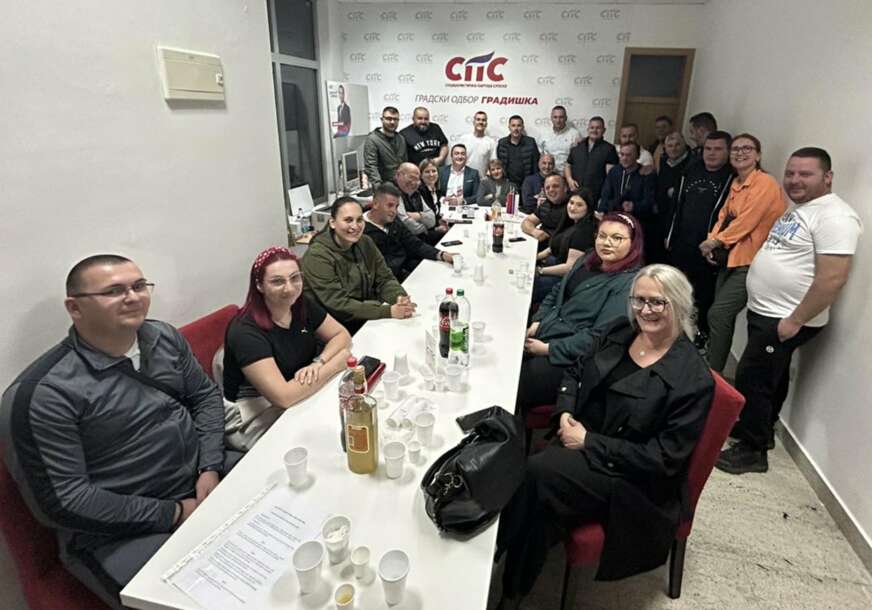 (FOTO) SPS Gradiška održao sastanak: Lični interes ne može biti iznad partije i naroda
