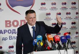 (VIDEO) Uspješni privrednici, borci, profesori i jedan GENERAL: Vlado Đajić otkrio ko se sve nalazi na kandidatskim listama njegove stranke