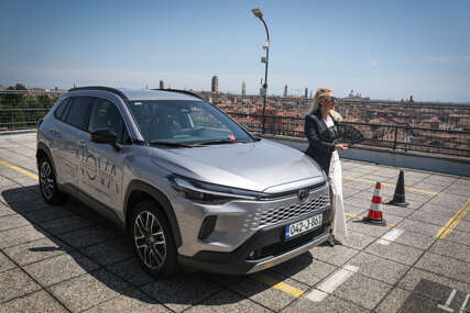 (VIDEO, FOTO) Od Postojnske jame do Venecijanskog bijenala: Testirali smo novu Toyotu Corollu Cross na putu dugom 1.000 kilometara