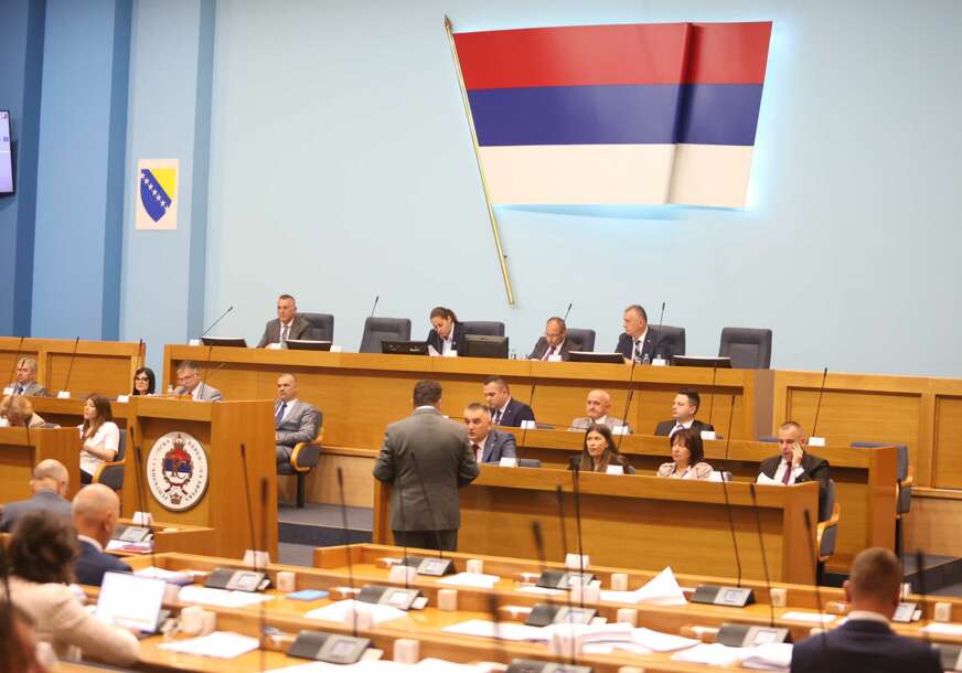Ko je "razvalio" jedinstvo, a ko je bitanga: Burna rasprava u NS RS o zatvaranju ORH