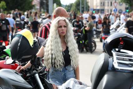 Defile, motoristi