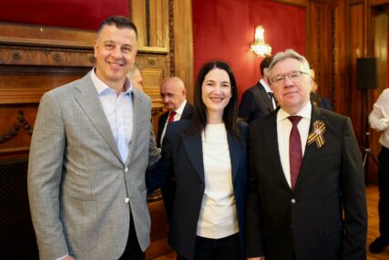 (FOTO) Trivićeva na prijemu kod Kalabuhova povodom Dana pobjede "Ruski nepokolebljivi duh i borbenost spasili su čovječanstvo od zla"