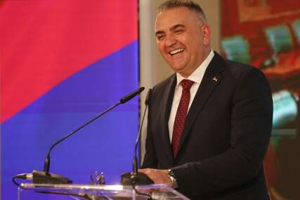 (FOTO) Pobjegao od svakodnevnih obaveza: Minić nedjelju PROVEO U LOVU, otkrio ko mu je vjerni pratilac