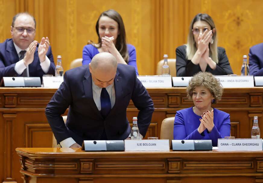 PALA VLADA U RUMUNIJI Izglasano nepovjerenje premijeru Boložanu
