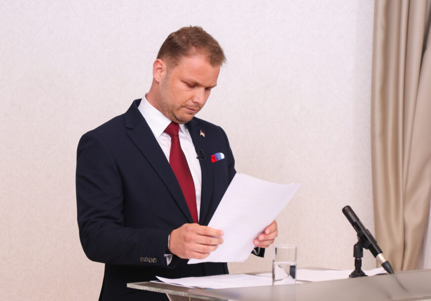 FOTO: USTUPLJENA FOTOGRAFIJA