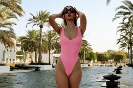 ŽIVI ŽIVOT IZ BAJKE Srpkinja pokazala brutalne obline u roze bikiniju, evo kako održava liniju