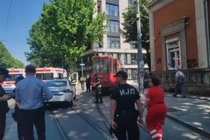 Sumnja se da je OVO UZROK NESREĆE: Oglasio se GSP nakon iskakanja tramvaja iz šina, među povrijeđenima i dvoje djece