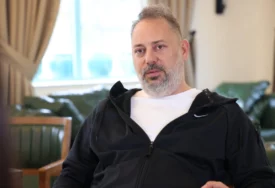(FOTO) "Zato što nisam kontrolisao ženu gdje troši pare" Branko Babić metalnom šipkom RAZBIJA APARATE ZA BEBE, šokirao javnost